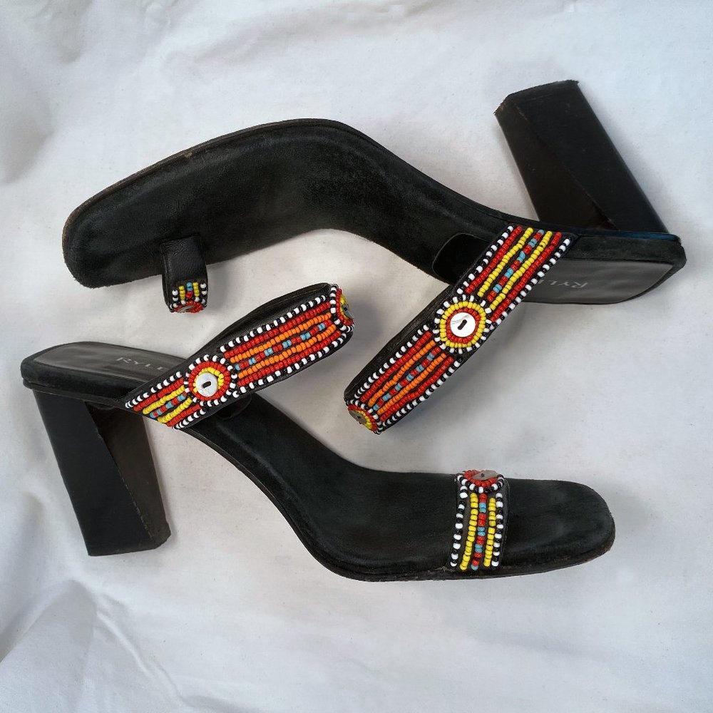 Beaded strap high-heeled sandals